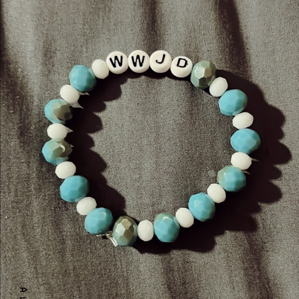 “What would jesus do” bracelet!!